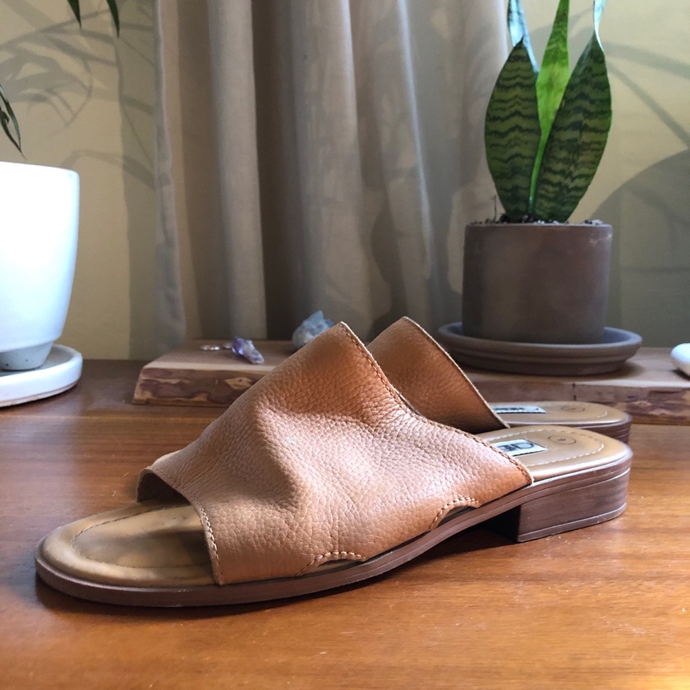 Vintage Slides Leather mcm minimalist thrift